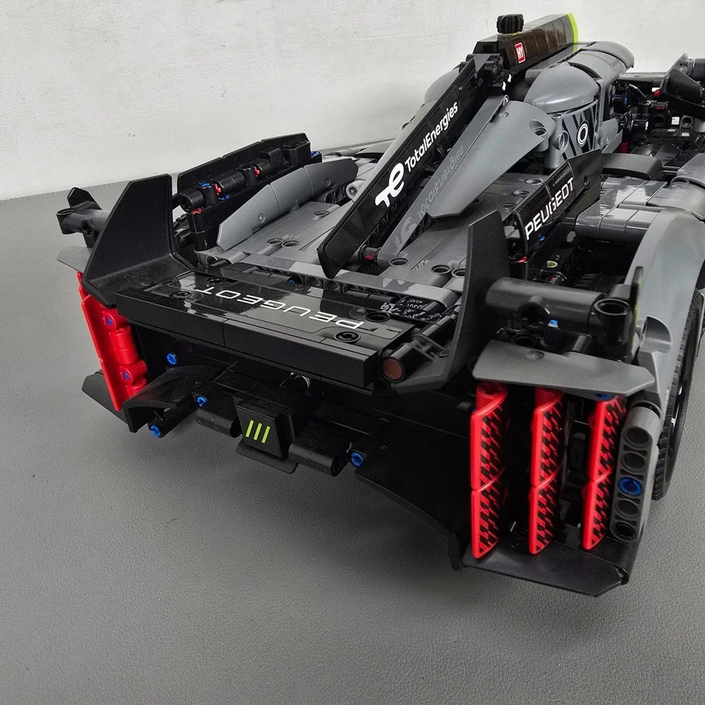 LEGO Technic Peugeot 9X8 24H Le Mans Hybrid Hypercar 42156 Assembled Model 1:10 - Picture 4 of 11